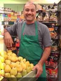 prdu_Frank_Mangione_-_Photo_by_Burke_Campbell.jpg (246540 bytes)